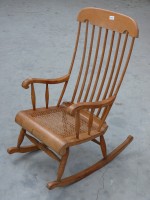 ANTIGUA MECEDORA 100 €