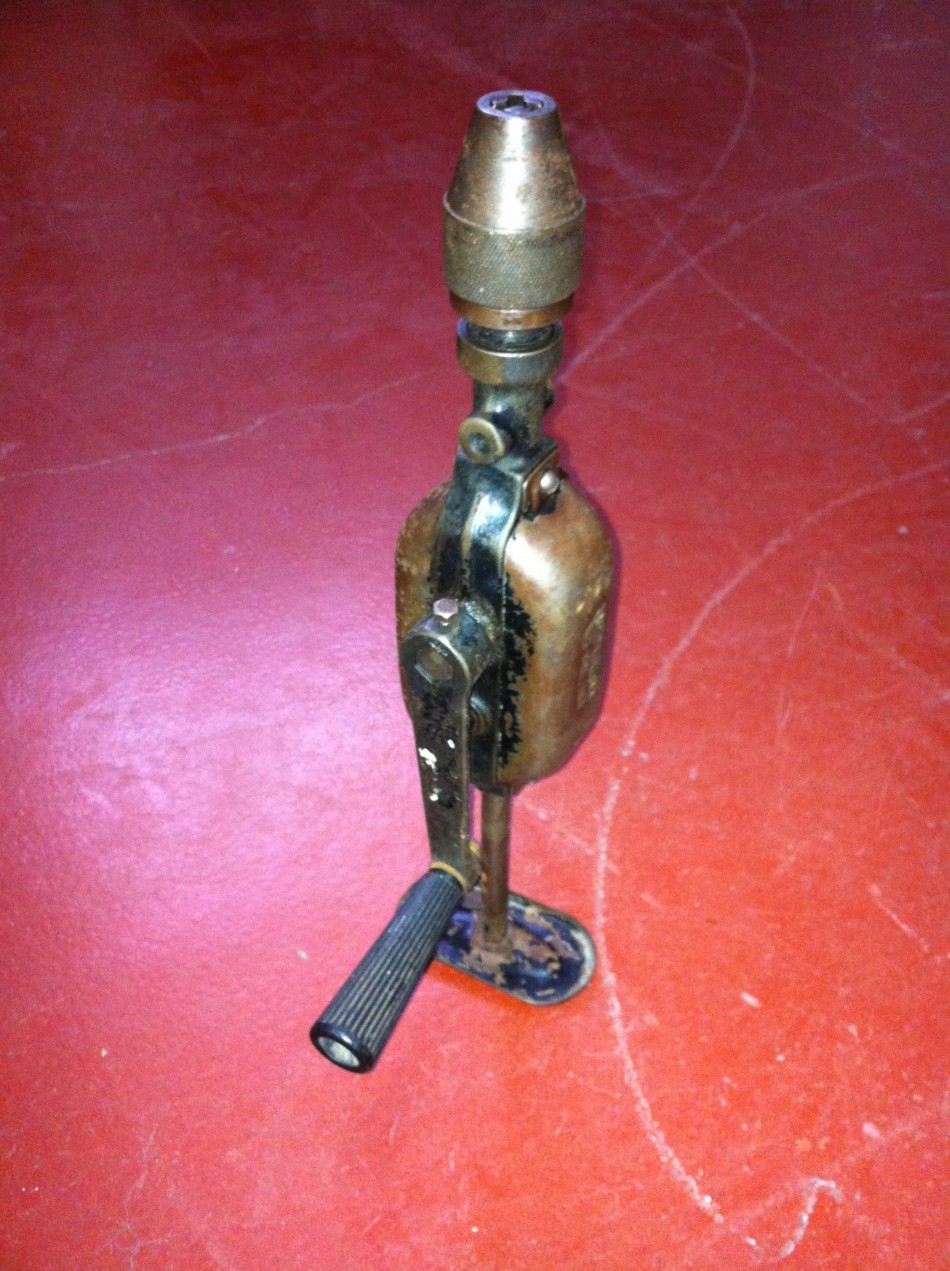 BERBIQUE - TALADRO ANTIGUO 20 €